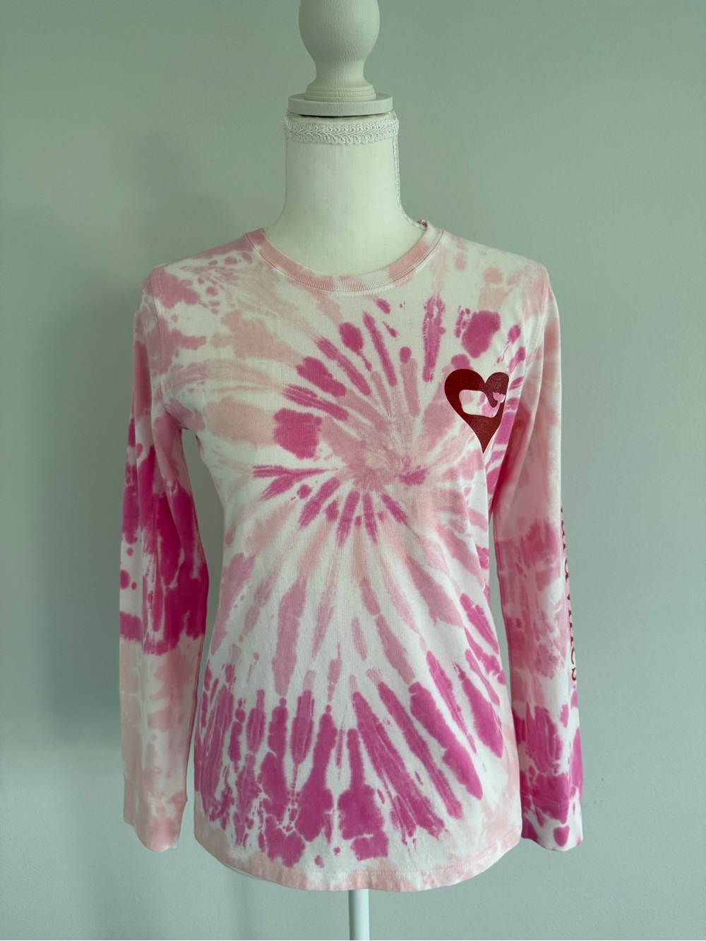 Vineyard Vines Pink Tie-Dye Long Sleeve Heart Graphic Tee